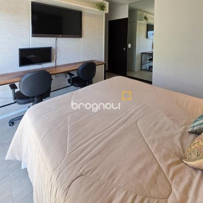 Casa com 146m², 3 quartos (sendo 3 suítes), 2 garagens, no bairro Campeche em Florianópolis