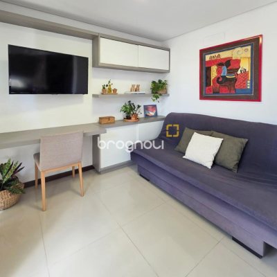 Casa com 146m², 3 quartos (sendo 3 suítes), 2 garagens, no bairro Campeche em Florianópolis
