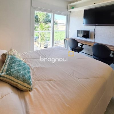 Casa com 146m², 3 quartos (sendo 3 suítes), 2 garagens, no bairro Campeche em Florianópolis