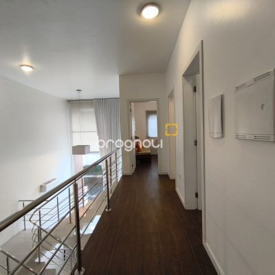 Casa com 251m², 3 quartos (sendo 1 suíte), 4 garagens, no bairro Capoeiras em Florianópolis