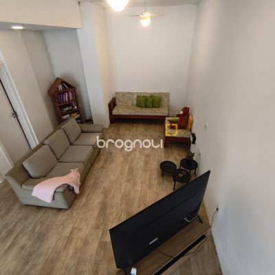 Casa com 251m², 3 quartos (sendo 1 suíte), 4 garagens, no bairro Capoeiras em Florianópolis
