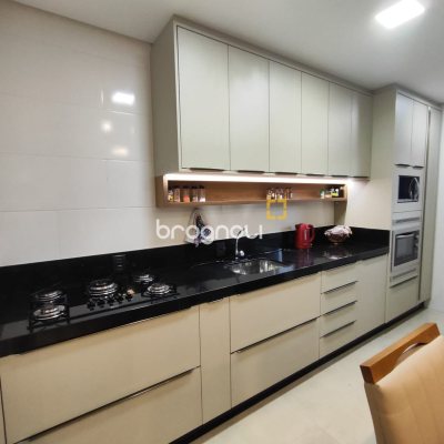 Casa com 106m², 3 quartos (sendo 1 suíte), 1 garagem, no bairro Potecas em São José