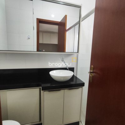 Casa com 106m², 3 quartos (sendo 1 suíte), 1 garagem, no bairro Potecas em São José