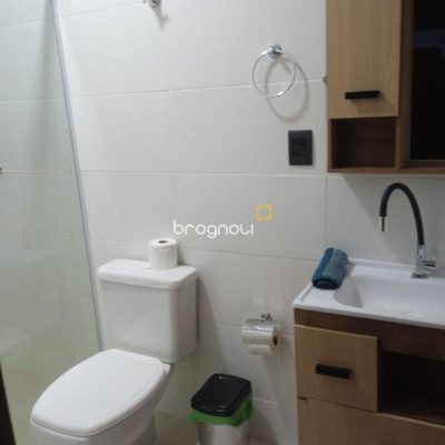 Apartamento com 67m², 2 quartos (sendo 1 suíte), 1 garagem, no bairro Ingleses do Rio Vermelho em Florianópolis