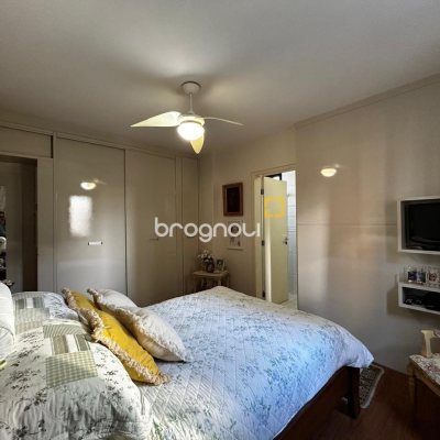 Apartamento com 138m², 3 quartos (sendo 2 suítes), 2 garagens, no bairro Centro em Florianópolis