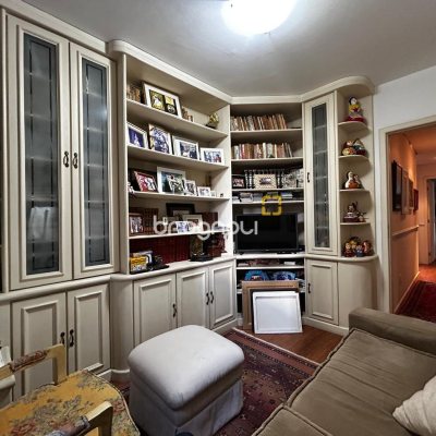 Apartamento com 138m², 3 quartos (sendo 2 suítes), 2 garagens, no bairro Centro em Florianópolis