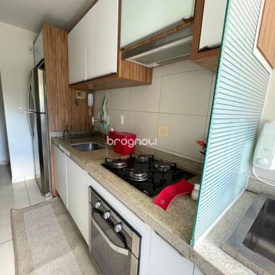 Apartamento com 60m², 2 quartos, 1 garagem, no bairro Sertão do Maruim em São José