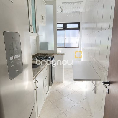 Apartamento com 73m², 3 quartos, 1 garagem, no bairro Coqueiros em Florianópolis