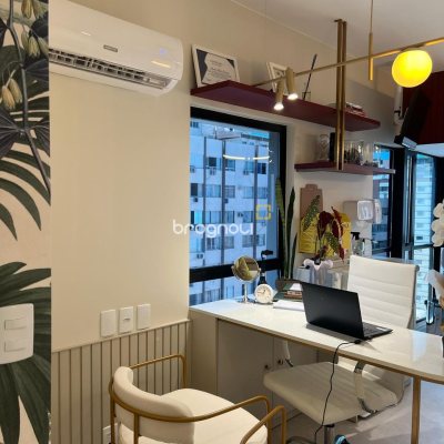 Sala com 60m², no bairro Centro em Florianópolis