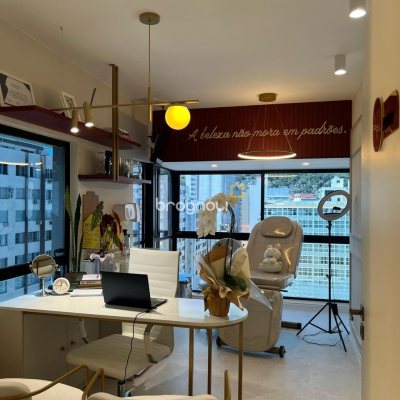 Sala com 60m², no bairro Centro em Florianópolis