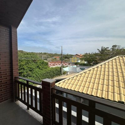 Casa com 142m², 4 quartos (sendo 1 suíte), 2 garagens, no bairro Ingleses do Rio Vermelho em Florianópolis