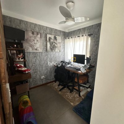 Casa com 142m², 4 quartos (sendo 1 suíte), 2 garagens, no bairro Ingleses do Rio Vermelho em Florianópolis