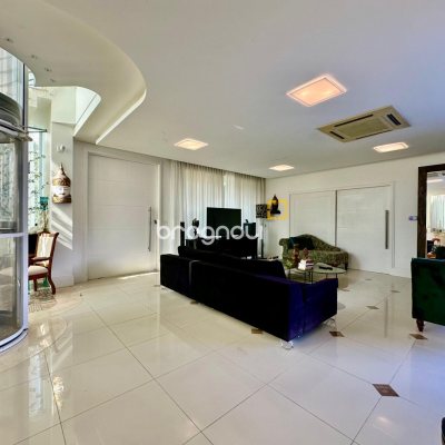 Casa com 515m², 6 quartos (sendo 3 suítes), 4 garagens, no bairro Jurerê Internacional em Florianópolis