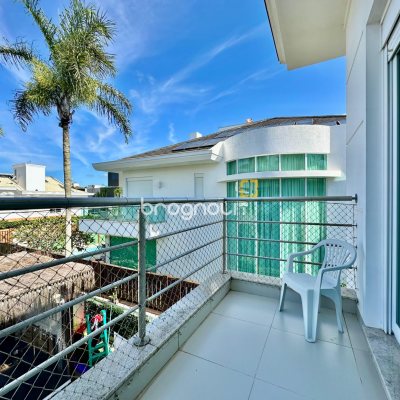 Casa com 515m², 6 quartos (sendo 3 suítes), 4 garagens, no bairro Jurerê Internacional em Florianópolis