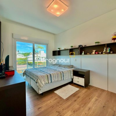 Casa com 515m², 6 quartos (sendo 3 suítes), 4 garagens, no bairro Jurerê Internacional em Florianópolis