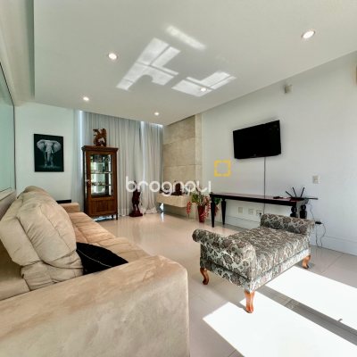 Casa com 515m², 6 quartos (sendo 3 suítes), 4 garagens, no bairro Jurerê Internacional em Florianópolis