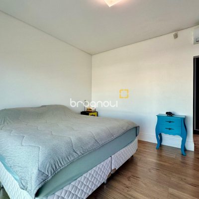 Casa com 515m², 6 quartos (sendo 3 suítes), 4 garagens, no bairro Jurerê Internacional em Florianópolis