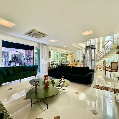 Casa com 515m², 6 quartos (sendo 3 suítes), 4 garagens, no bairro Jurerê Internacional em Florianópolis