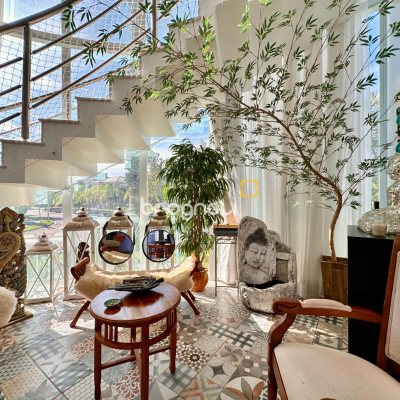 Casa com 515m², 6 quartos (sendo 3 suítes), 4 garagens, no bairro Jurerê Internacional em Florianópolis