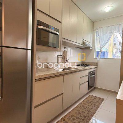Apartamento com 64m², 2 quartos (sendo 1 suíte), 1 garagem, no bairro Ingleses do Rio Vermelho em Florianópolis