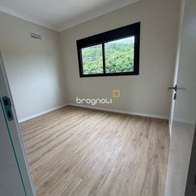 Casa com 81m², 2 quartos (sendo 2 suítes), 1 garagem, no bairro Vargem Grande em Florianópolis