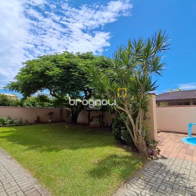 Casa com 180m², 4 quartos (sendo 3 suítes), 2 garagens, no bairro Ingleses em Florianópolis
