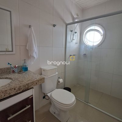 Casa com 180m², 4 quartos (sendo 3 suítes), 2 garagens, no bairro Ingleses em Florianópolis