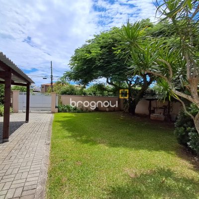 Casa com 180m², 4 quartos (sendo 3 suítes), 2 garagens, no bairro Ingleses em Florianópolis