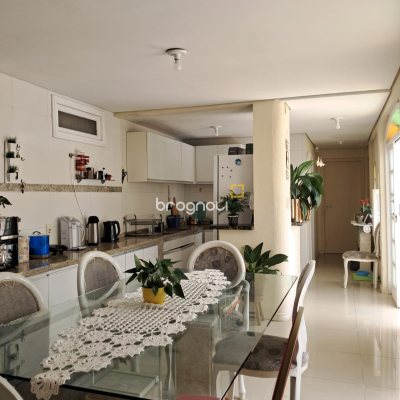 Casa com 180m², 4 quartos (sendo 3 suítes), 2 garagens, no bairro Ingleses em Florianópolis