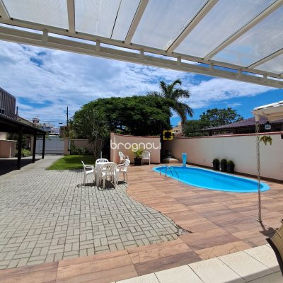 Casa com 180m², 4 quartos (sendo 3 suítes), 2 garagens, no bairro Ingleses em Florianópolis