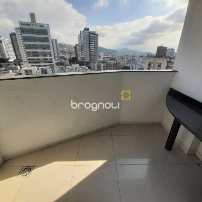 Cobertura com 183m², 3 quartos (sendo 1 suíte), 1 garagem, no bairro Campinas em São José