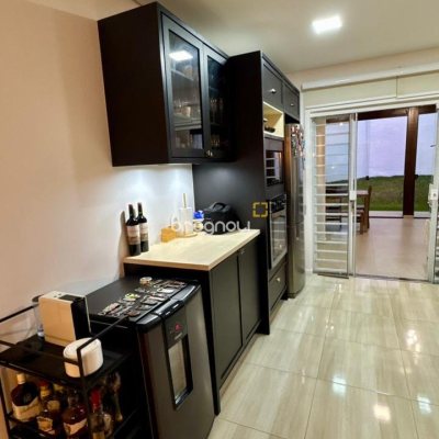 Casa com 106m², 2 quartos (sendo 2 suítes), 1 garagem, no bairro Ingleses do Rio Vermelho em Florianópolis