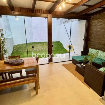 Casa com 106m², 2 quartos (sendo 2 suítes), 1 garagem, no bairro Ingleses do Rio Vermelho em Florianópolis