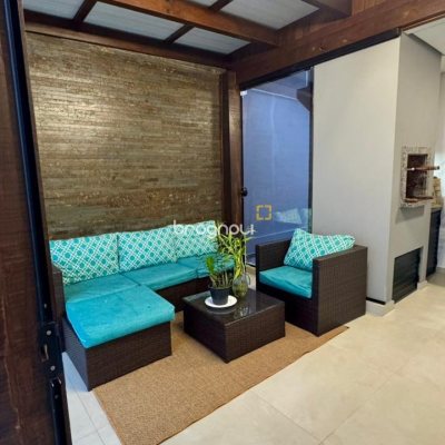 Casa com 106m², 2 quartos (sendo 2 suítes), 1 garagem, no bairro Ingleses do Rio Vermelho em Florianópolis