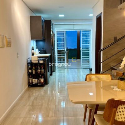 Casa com 106m², 2 quartos (sendo 2 suítes), 1 garagem, no bairro Ingleses do Rio Vermelho em Florianópolis