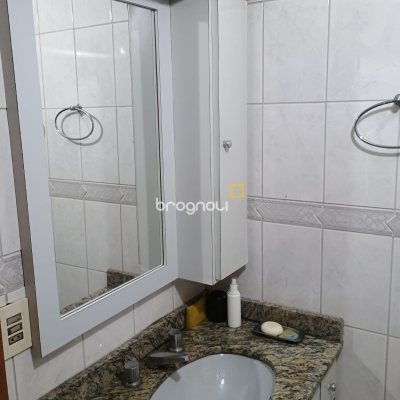 Apartamento com 123m², 3 quartos (sendo 1 suíte), 2 garagens, no bairro Capoeiras em Florianópolis