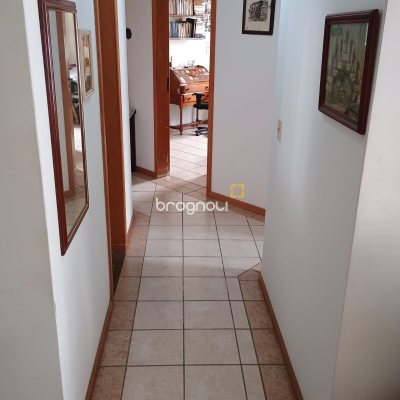 Apartamento com 123m², 3 quartos (sendo 1 suíte), 2 garagens, no bairro Capoeiras em Florianópolis