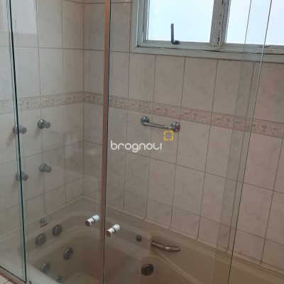 Apartamento com 123m², 3 quartos (sendo 1 suíte), 2 garagens, no bairro Capoeiras em Florianópolis