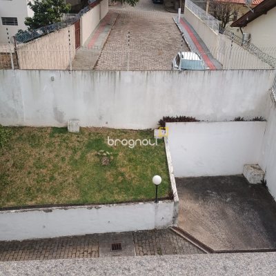 Apartamento com 123m², 3 quartos (sendo 1 suíte), 2 garagens, no bairro Capoeiras em Florianópolis
