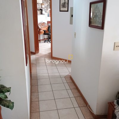 Apartamento com 123m², 3 quartos (sendo 1 suíte), 2 garagens, no bairro Capoeiras em Florianópolis
