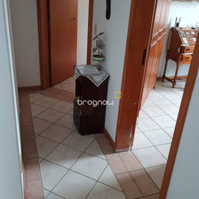 Apartamento com 123m², 3 quartos (sendo 1 suíte), 2 garagens, no bairro Capoeiras em Florianópolis