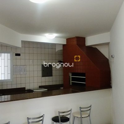 Apartamento com 123m², 3 quartos (sendo 1 suíte), 2 garagens, no bairro Capoeiras em Florianópolis