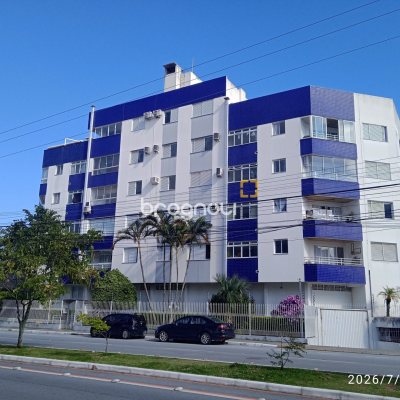 Apartamento com 123m², 3 quartos (sendo 1 suíte), 2 garagens, no bairro Capoeiras em Florianópolis