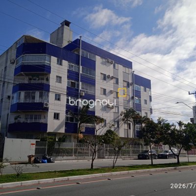 Apartamento com 123m², 3 quartos (sendo 1 suíte), 2 garagens, no bairro Capoeiras em Florianópolis