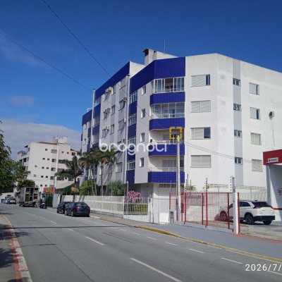 Apartamento com 123m², 3 quartos (sendo 1 suíte), 2 garagens, no bairro Capoeiras em Florianópolis