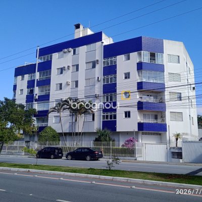 Apartamento com 123m², 3 quartos (sendo 1 suíte), 2 garagens, no bairro Capoeiras em Florianópolis