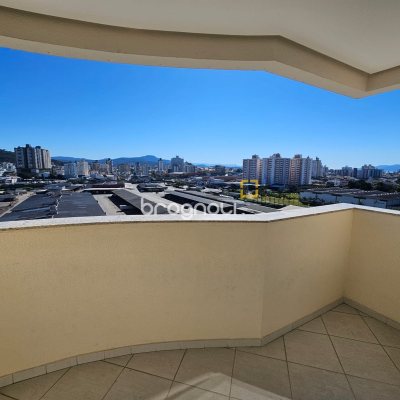 Apartamento com 71m², 2 quartos (sendo 1 suíte), 1 garagem, no bairro Barreiros em São José