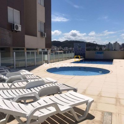 Apartamento com 71m², 2 quartos (sendo 1 suíte), 1 garagem, no bairro Barreiros em São José