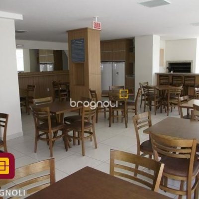 Apartamento com 71m², 2 quartos (sendo 1 suíte), 1 garagem, no bairro Barreiros em São José