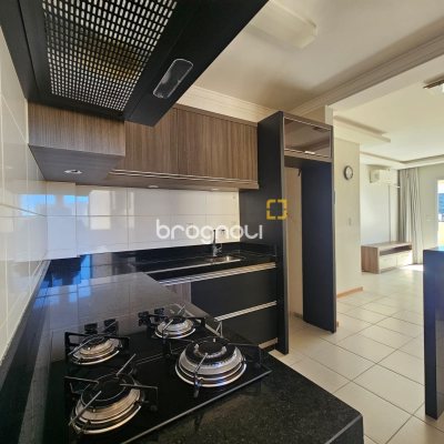 Apartamento com 71m², 2 quartos (sendo 1 suíte), 1 garagem, no bairro Barreiros em São José